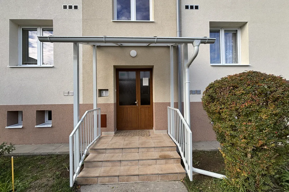 Švermova 1617 po komplexnej renovácii a zateplení.