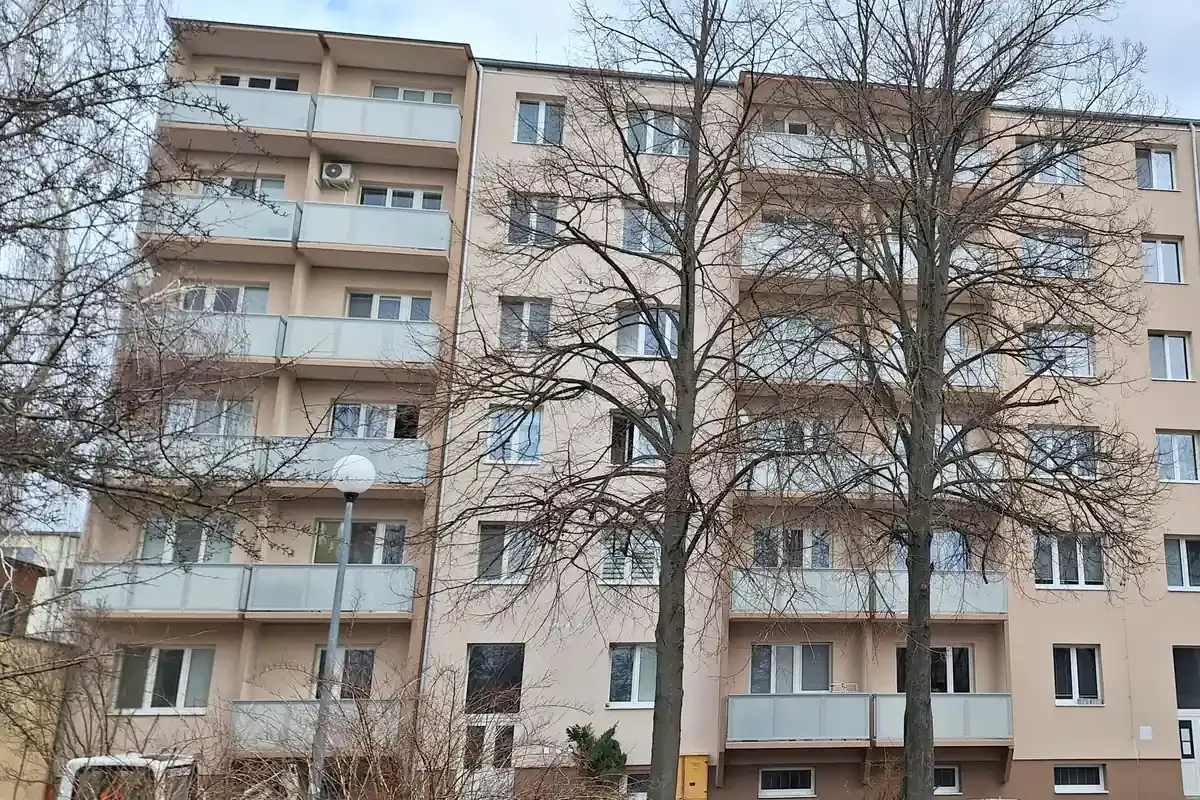 Veľkomoravská 2163 po komplexnej obnove a zateplení.