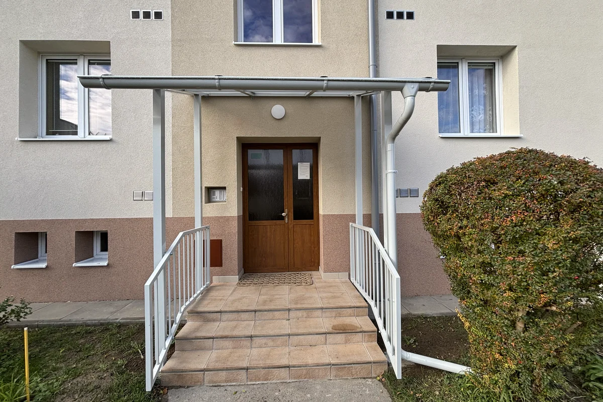 Švermova 1617 po komplexnej renovácii a zateplení.