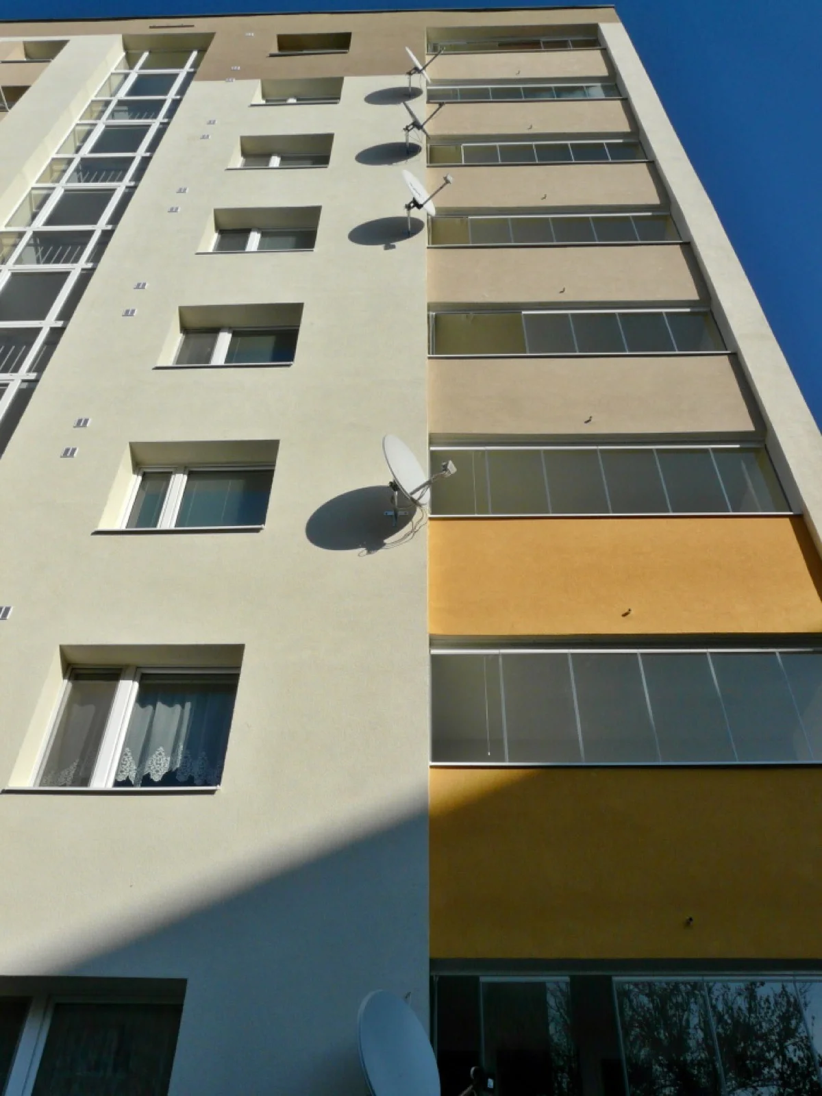 Centrum II 89 Dubnica nad Váhom, vchodová strana