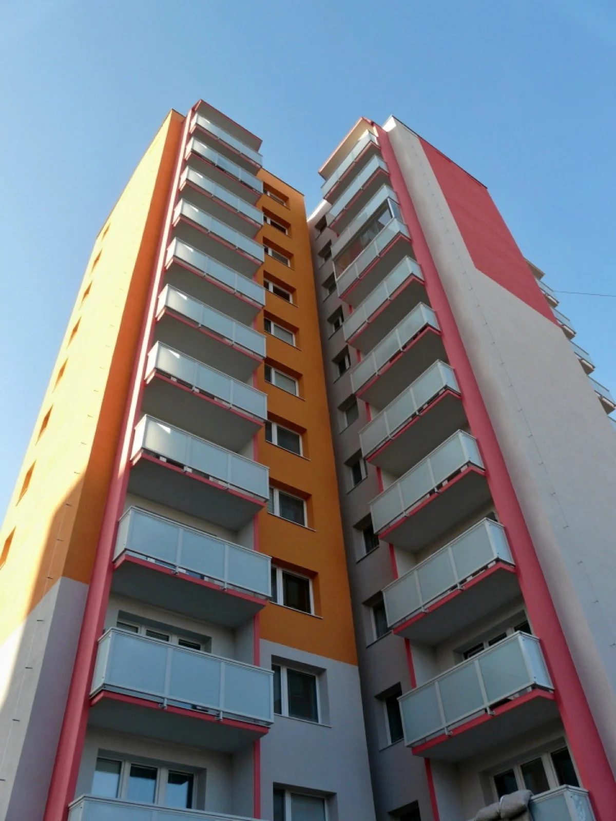 Centrum II 98 Dubnica nad Váhom, detail fasády