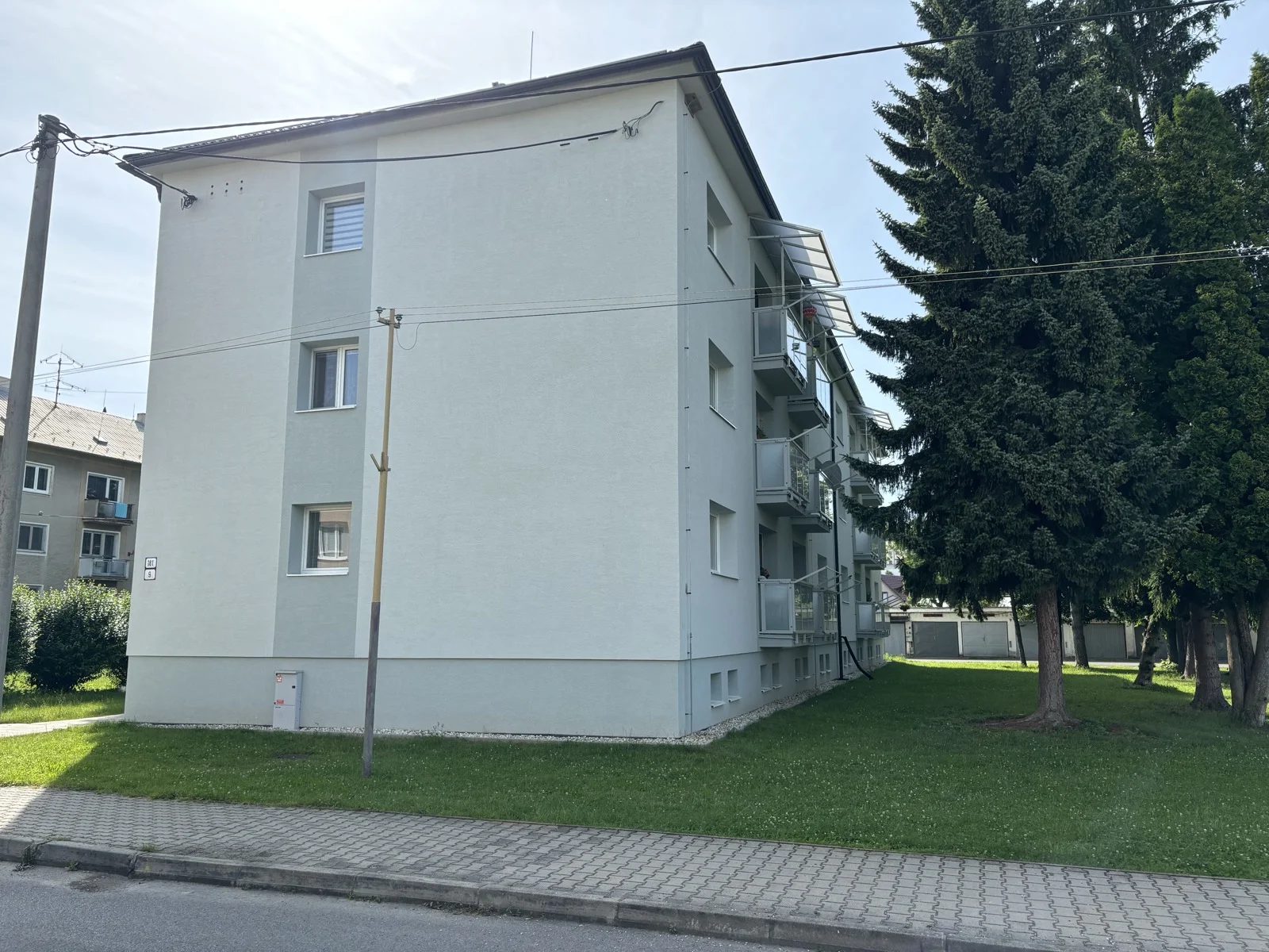 Kpt. Nálepku 181 Ilava, bytový dom po obnove