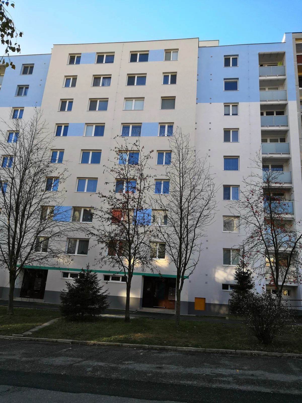 M. Bela 2464 Trenčín, detail fasády