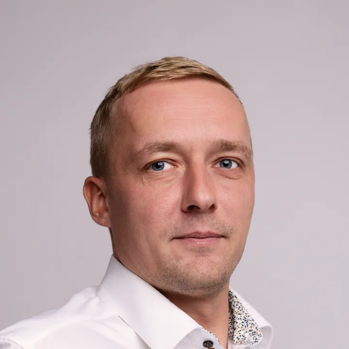 Portrét Ján Kvasnica v sídle Stabar